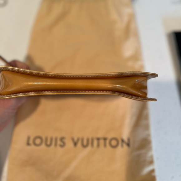 Louis Vuitton Monogram Vernis Lexington Pouchette - Picture 13 of 16